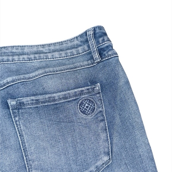 NWT Laurie Felt Forever Denim Easy Skinny Destructed Jeans Women’s 16 Raw Hem - Picture 9 of 11